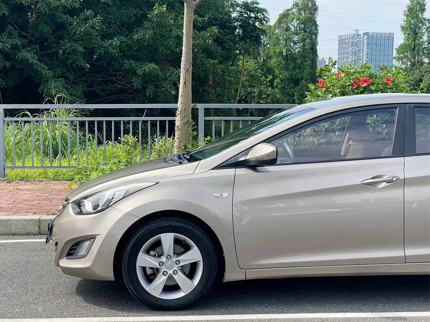 Hyundai Langdong 2012 1.6L Automatic Fashion фото 5