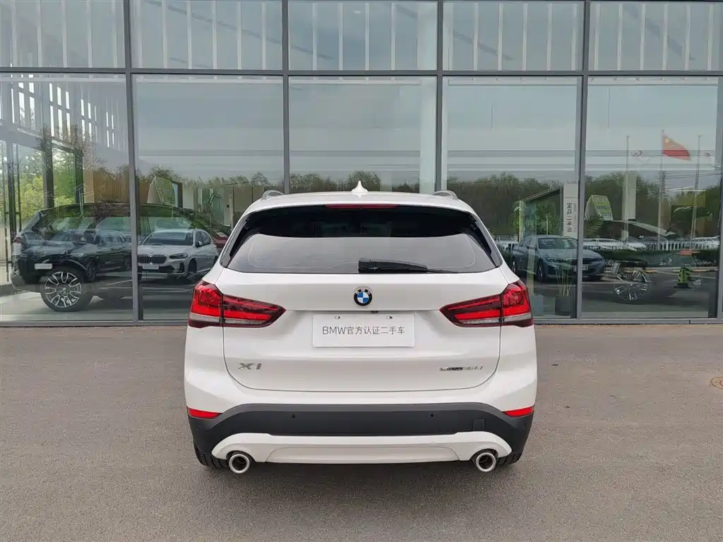 BMW X1 2022 sDrive25Li Leading фото 4