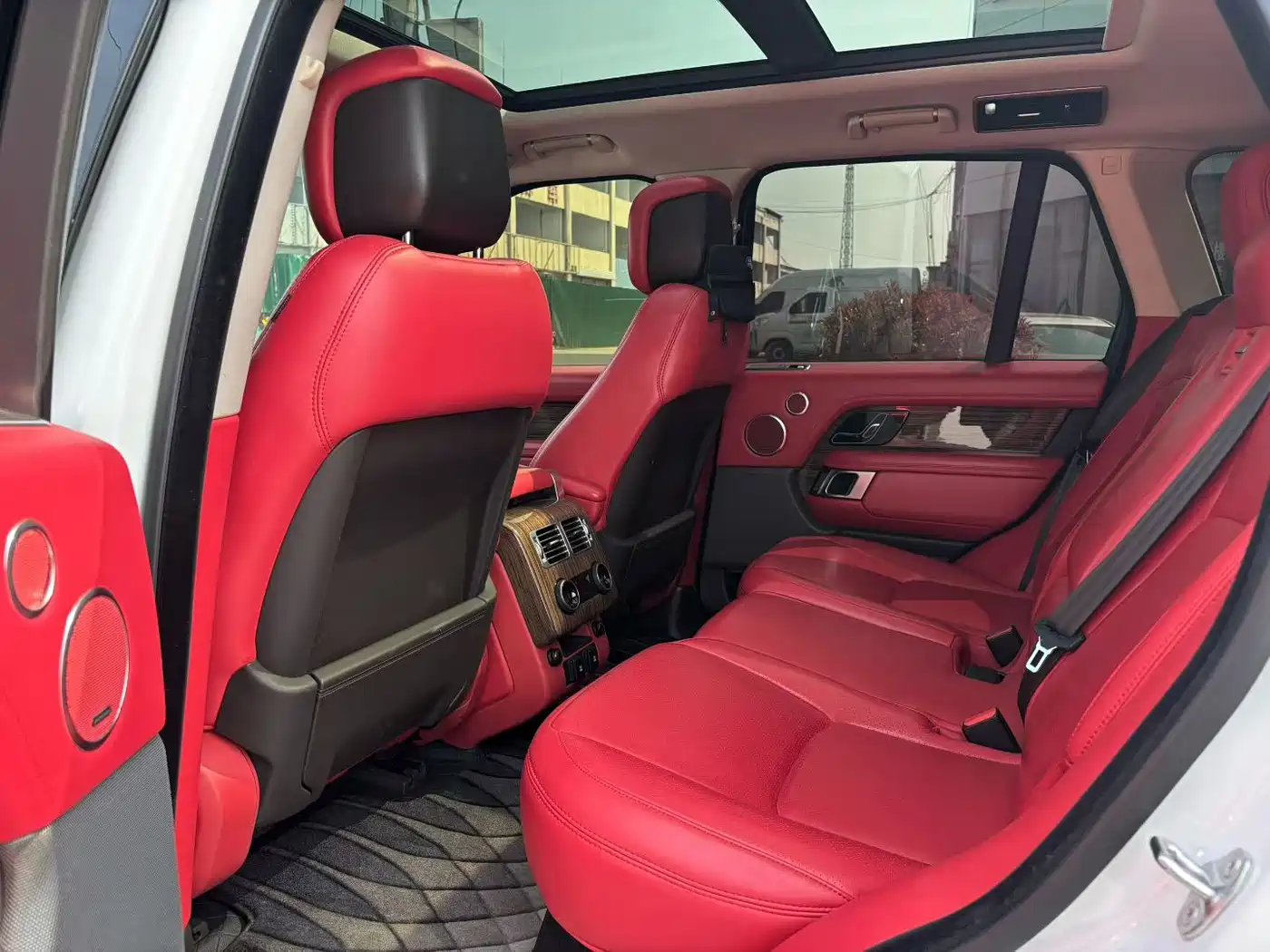 Land Rover Range Rover фото 8