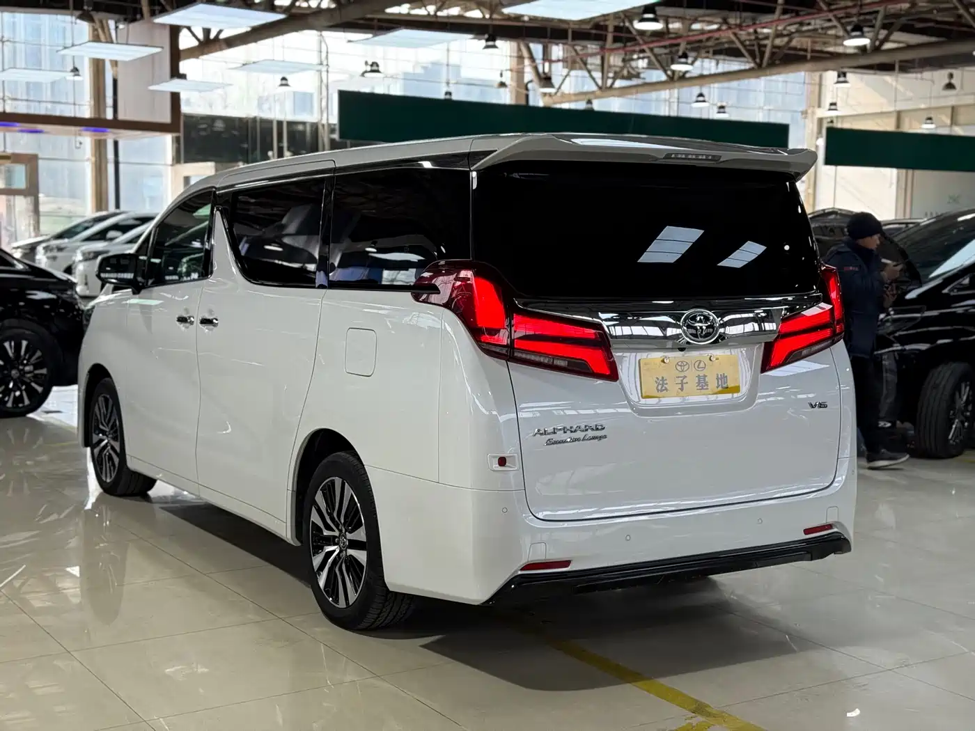 Toyota Alphard 2018 Facelift 3.5L Premium Edition фото 24