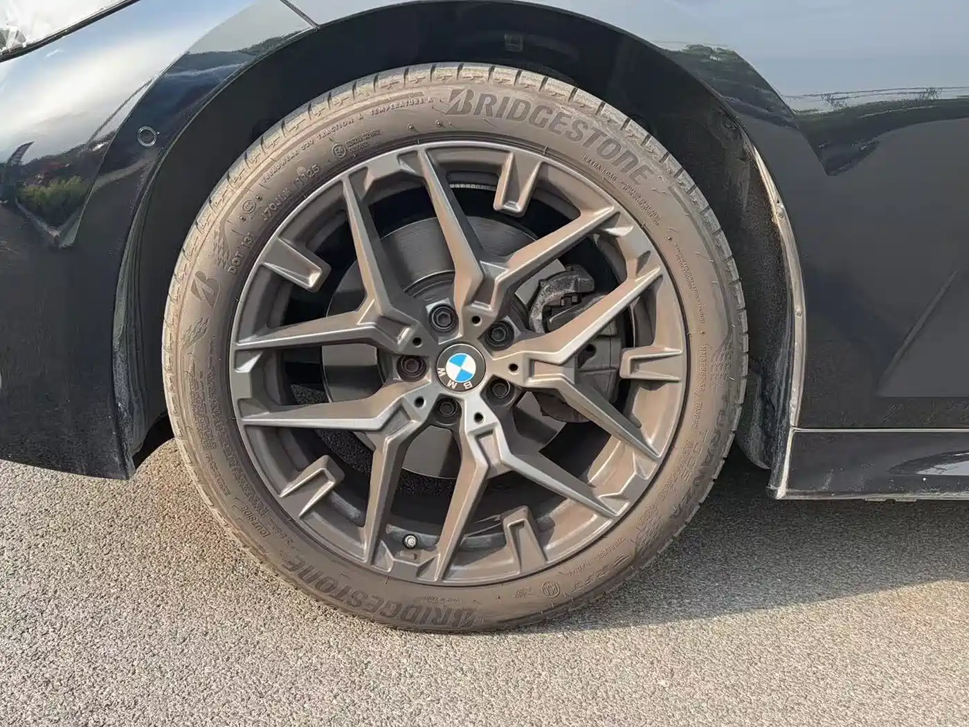 BMW 3 Series 2025 330Li M Sport Night Edition фото 13