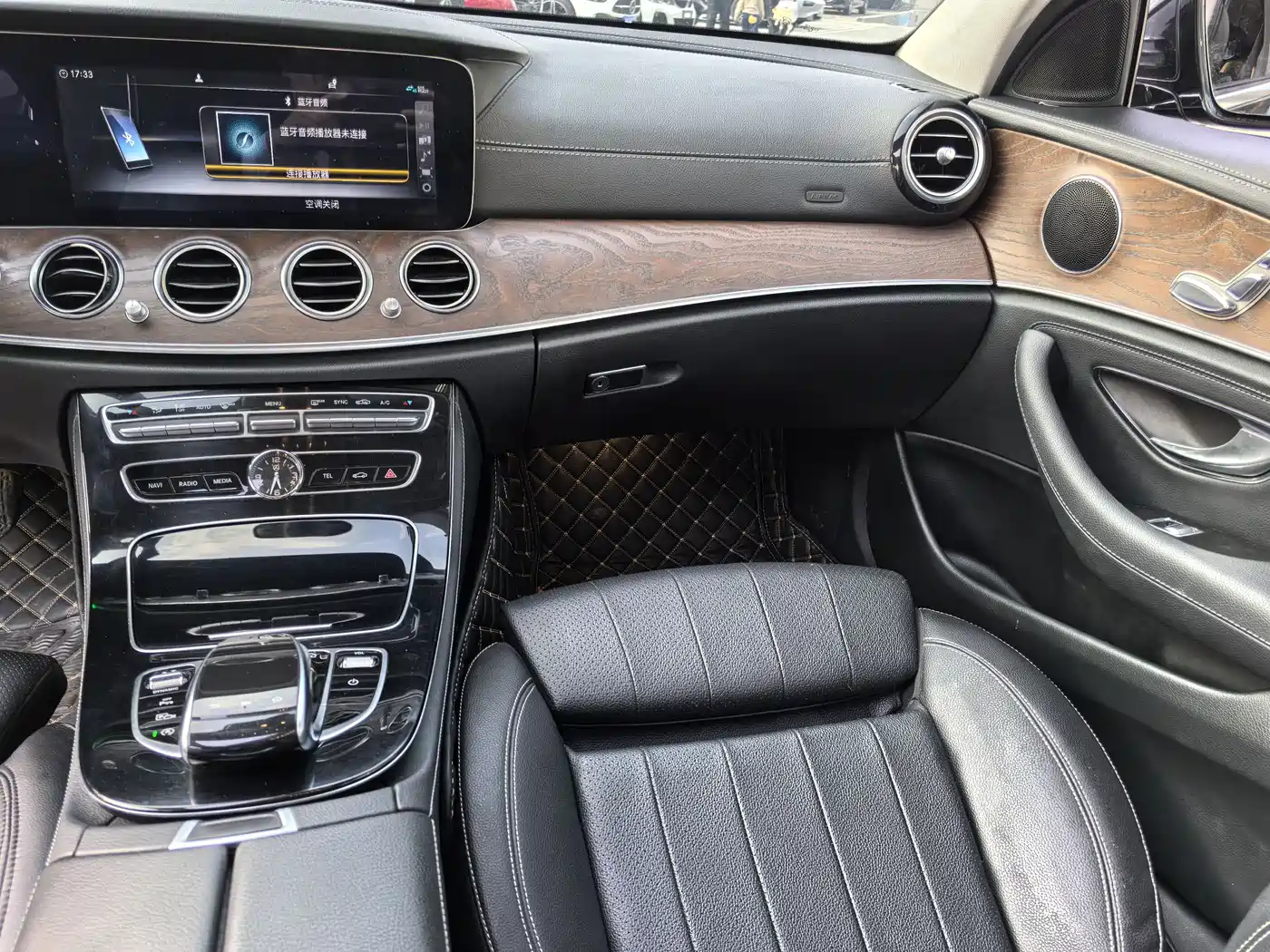 Mercedes-Benz E-Class 2016 E 200 L фото 14