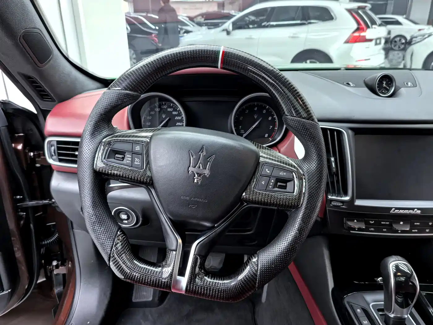 Maserati Levante 2016 3.0T Standard фото 8