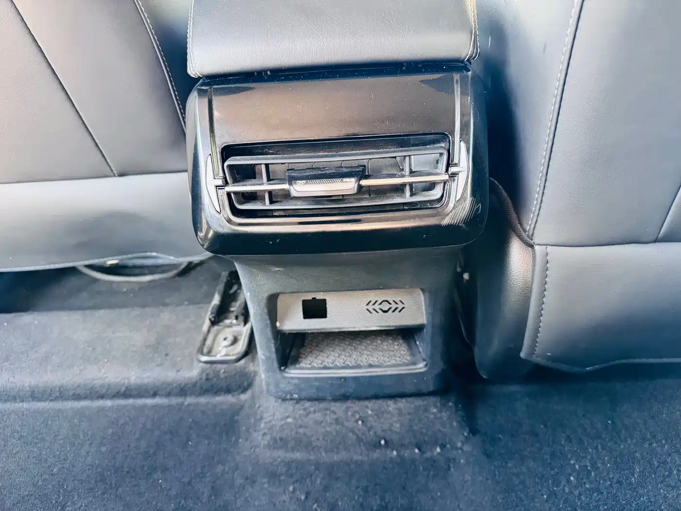 NEZHA AUTOMOBILE NEZHA U