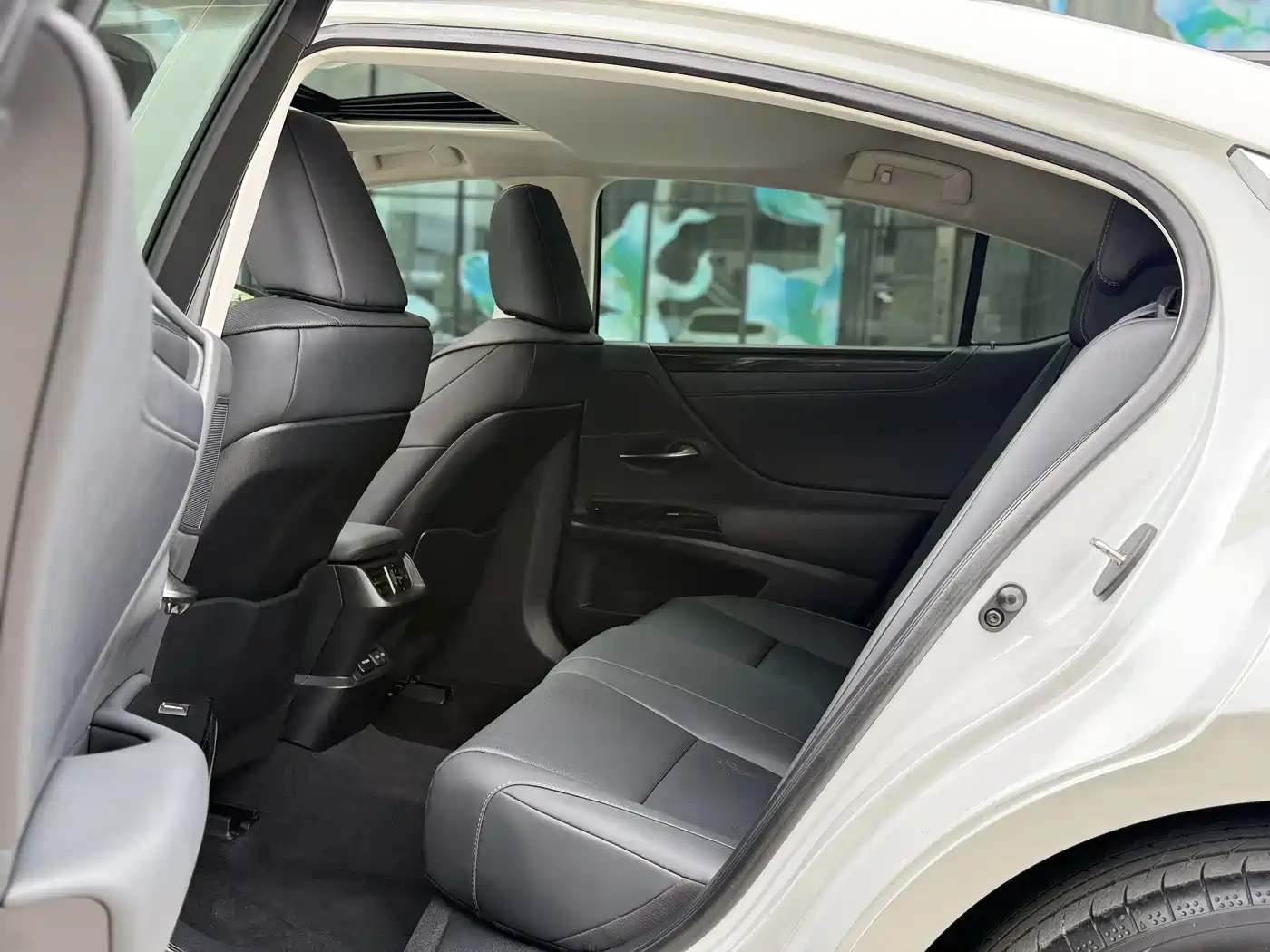 Lexus ES 2022 200 Excellence Edition фото 6