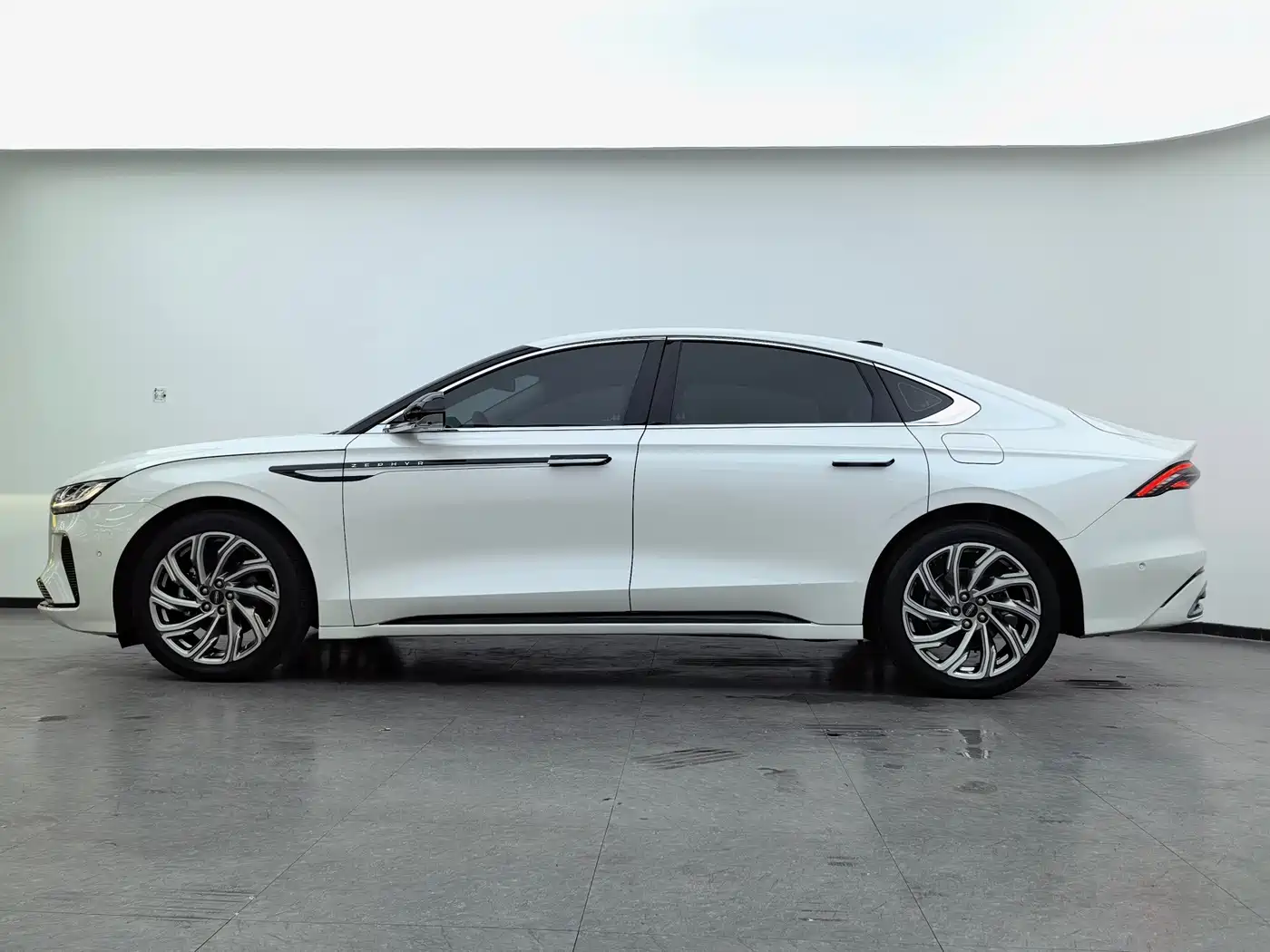 Lincoln Z 2023 2022 Facelift iCool Premium Elegance Edition