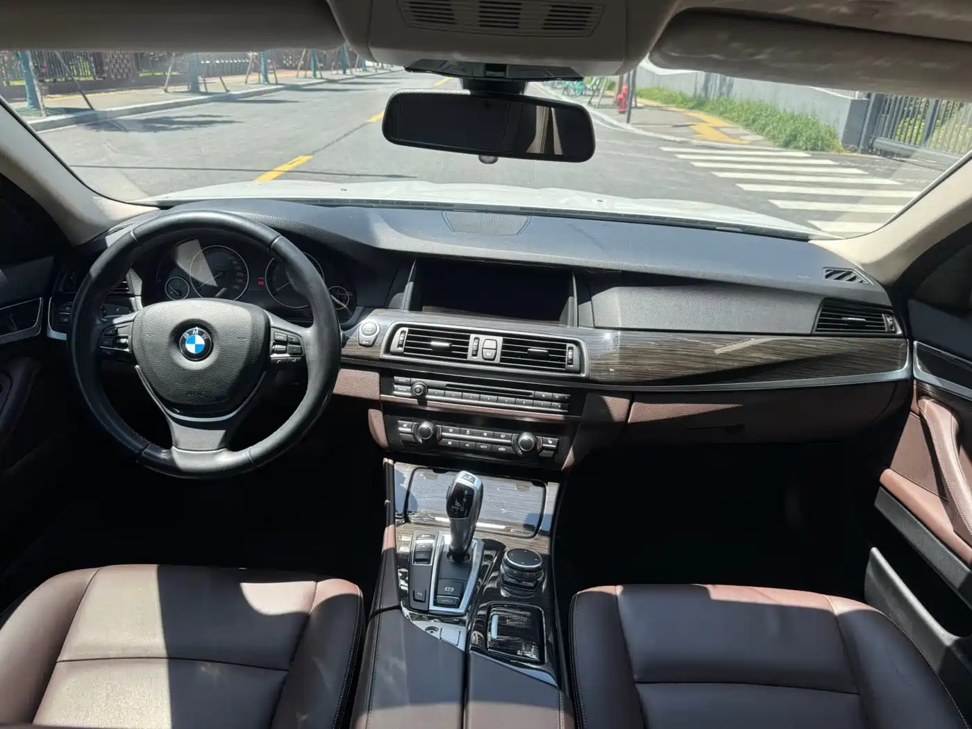 BMW 5 Series 2014 525Li Luxury Design Package фото 8