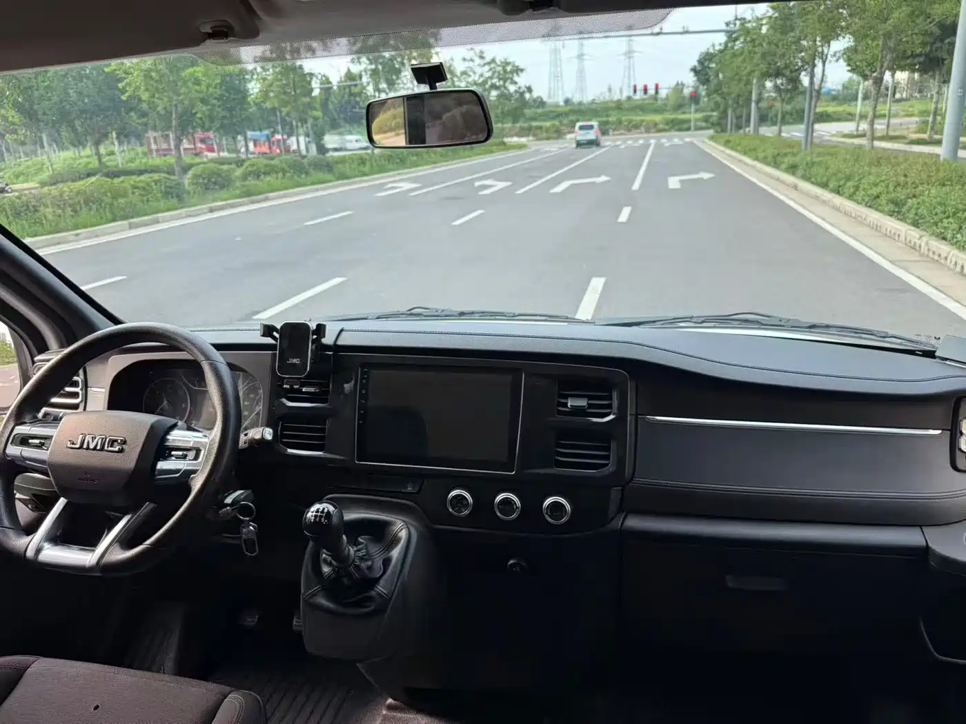 Jiangling JMC Fushun 2024 2022 2.0T Manual Multi-purpose Passenger Vehicle Medium Wheelbase High Roof 6-7 seater