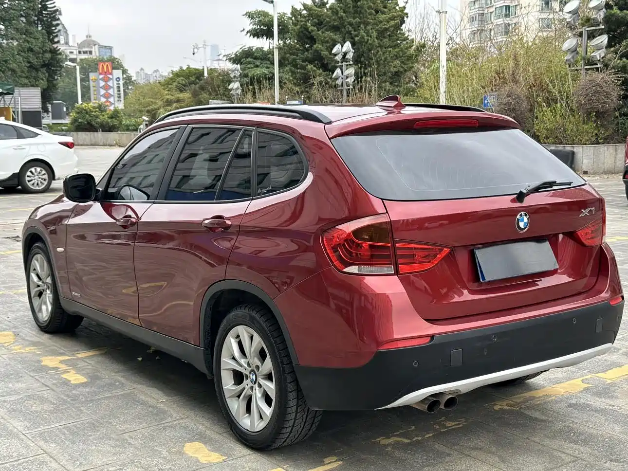 BMW X1 (Import) 2011 2010 xDrive25i