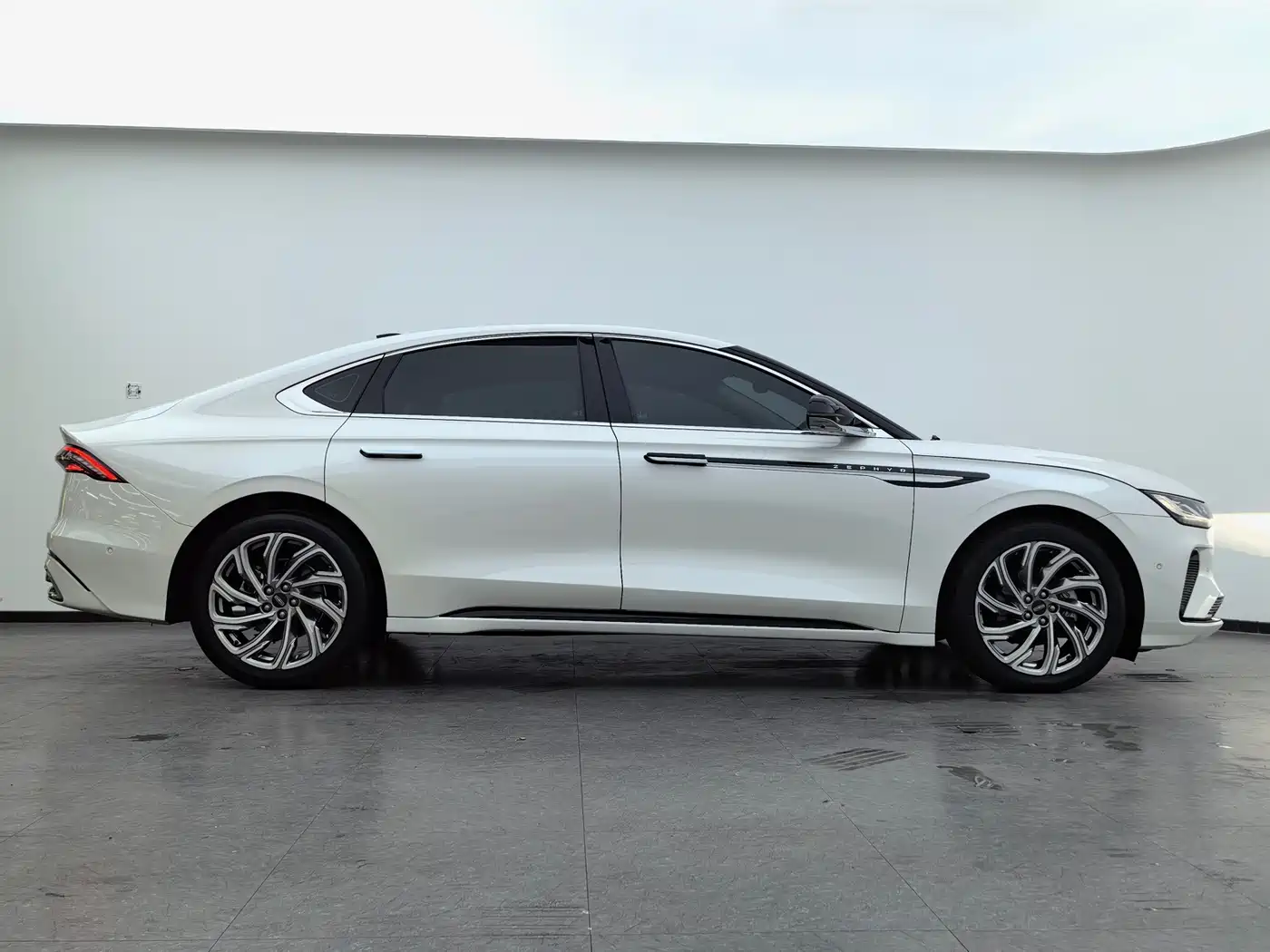 Lincoln Z 2023 2022 Facelift iCool Premium Elegance Edition