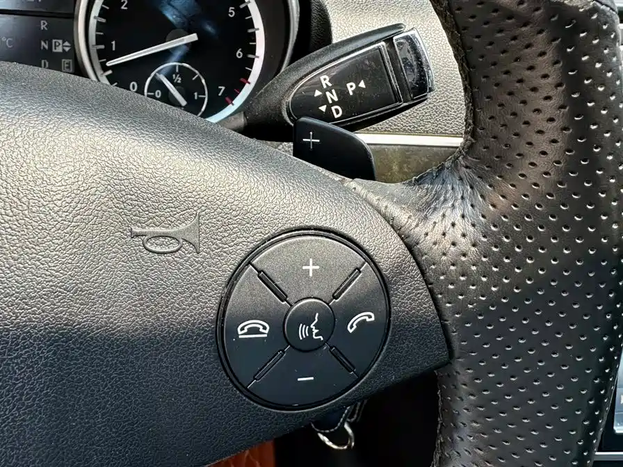 Mercedes-Benz R-Class 2014 R 320 4MATIC Luxury фото 25