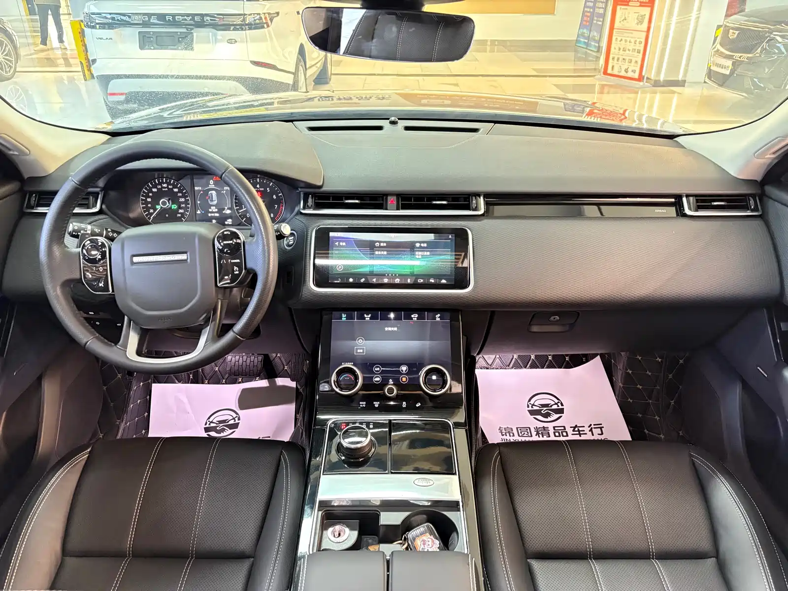 Фото 14 - Land Rover Range Rover Velar