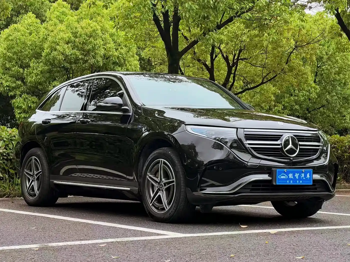 MERCEDES-BENZ EQC