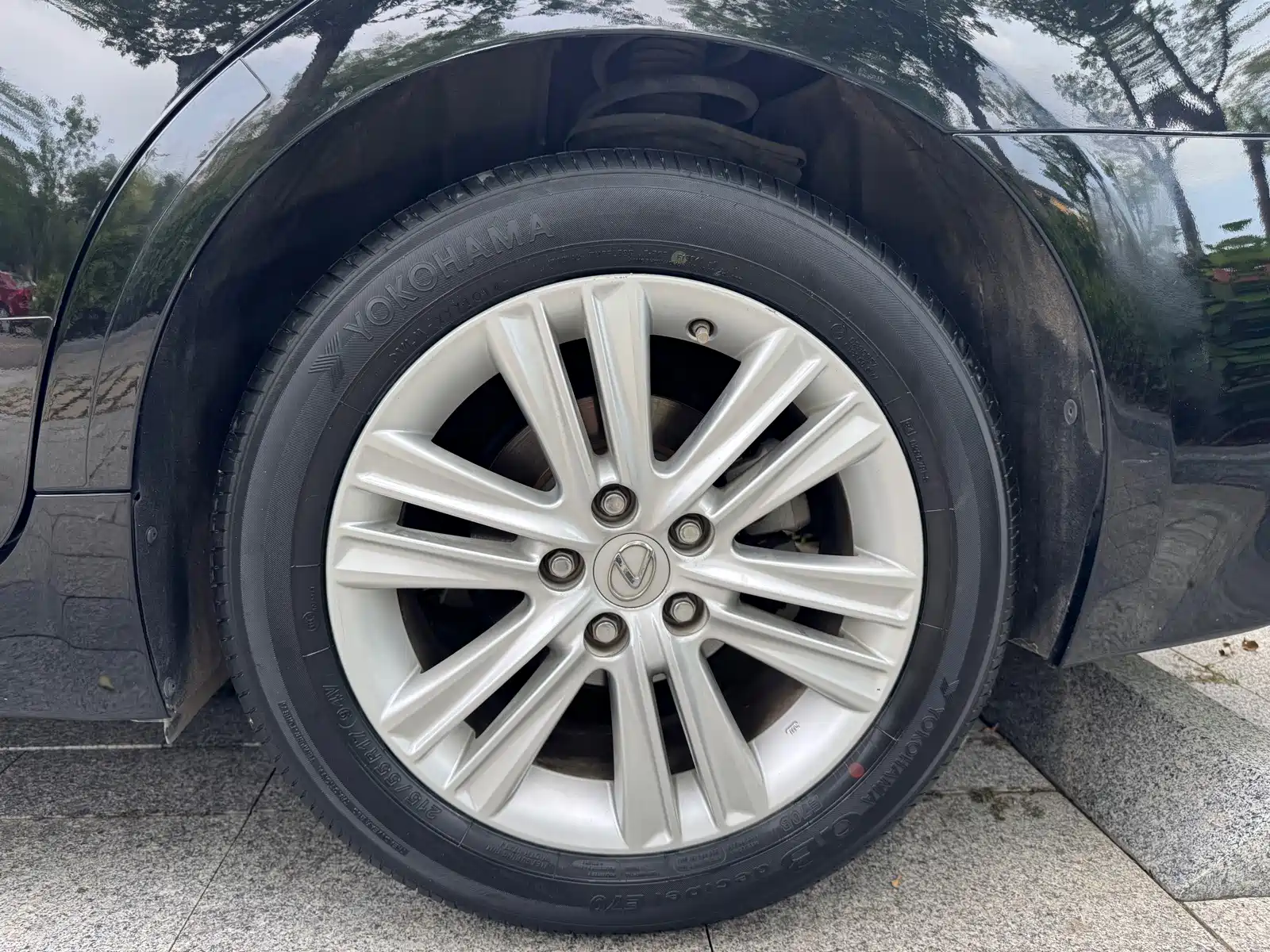 Фото 10 - Lexus ES