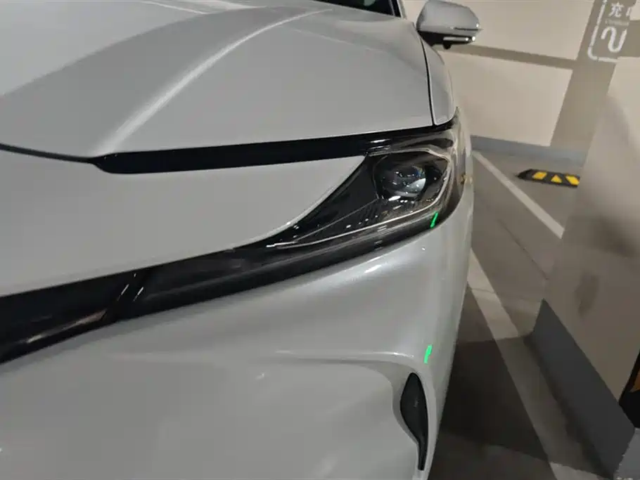 Toyota Camry 2024 Hybrid 2.0HGVP Luxury Edition фото 5