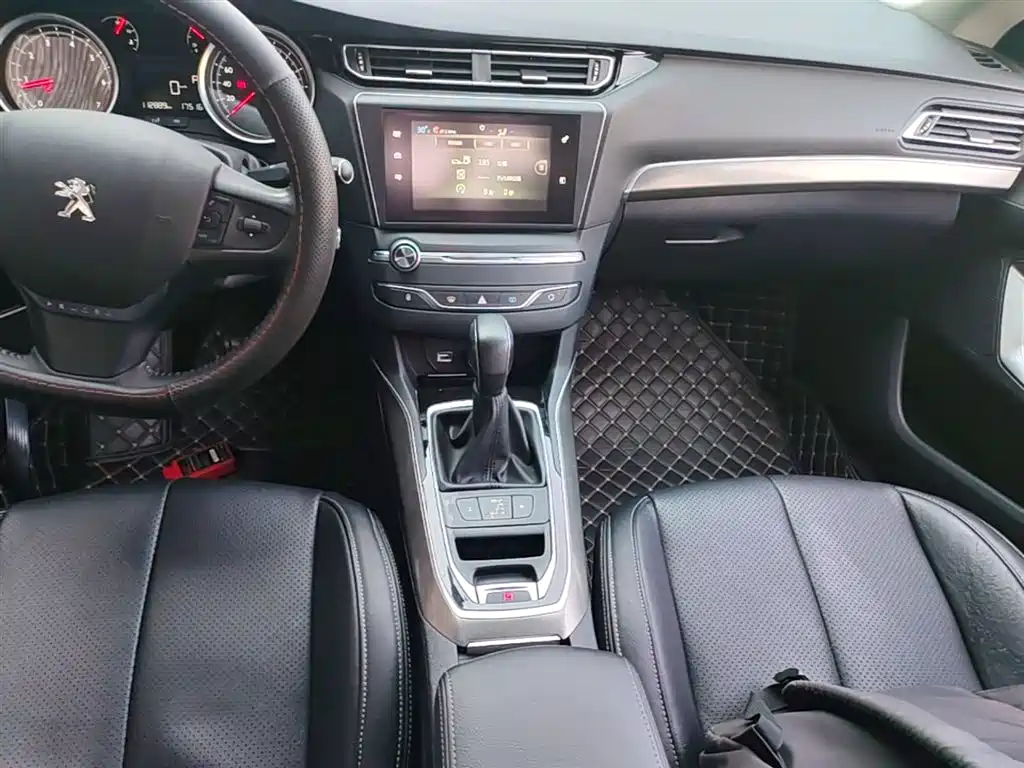 Peugeot 408 2014 1.8L Automatic Luxury Edition фото 14
