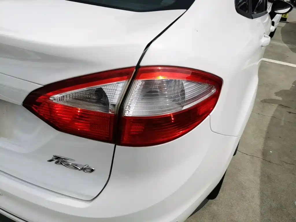 Ford Fiesta 2015 2013 Sedan 1.5L Automatic Fashion