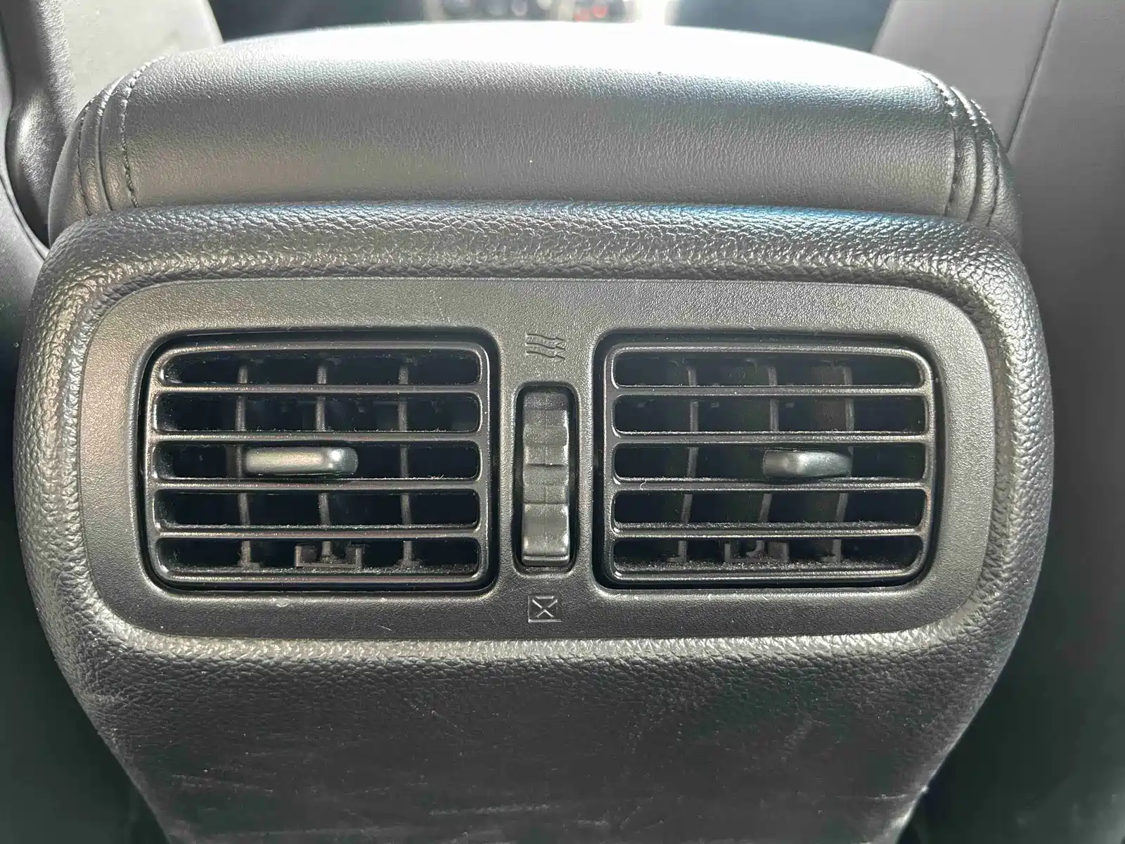Фото 17 - Infiniti G Series