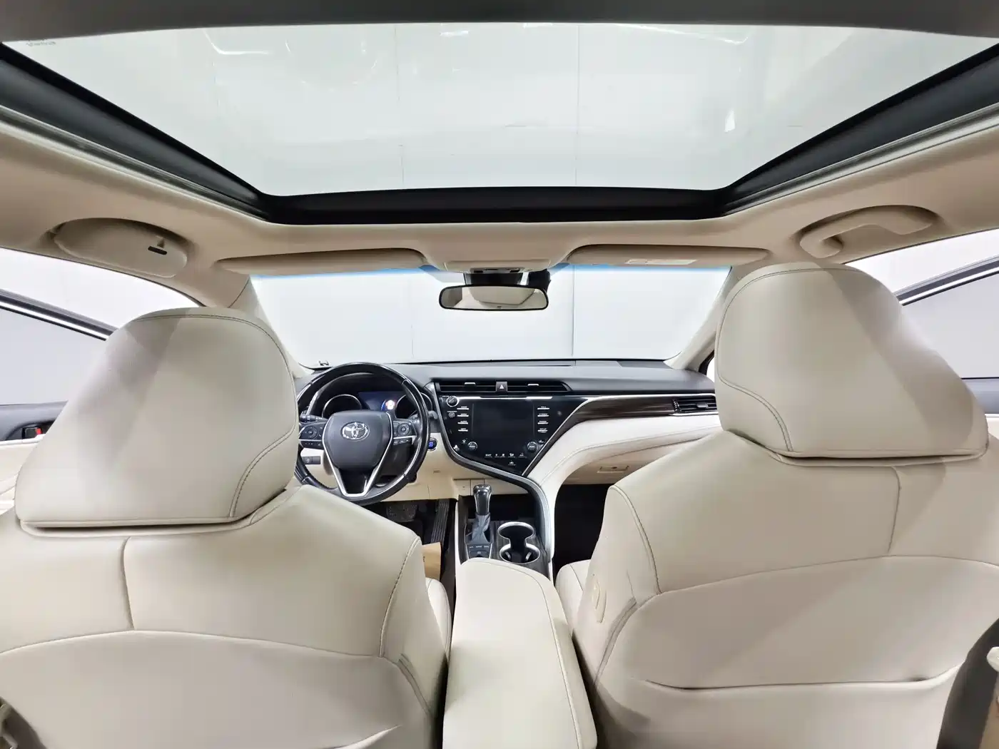 Toyota Camry 2018 2.5G Luxury Edition фото 10