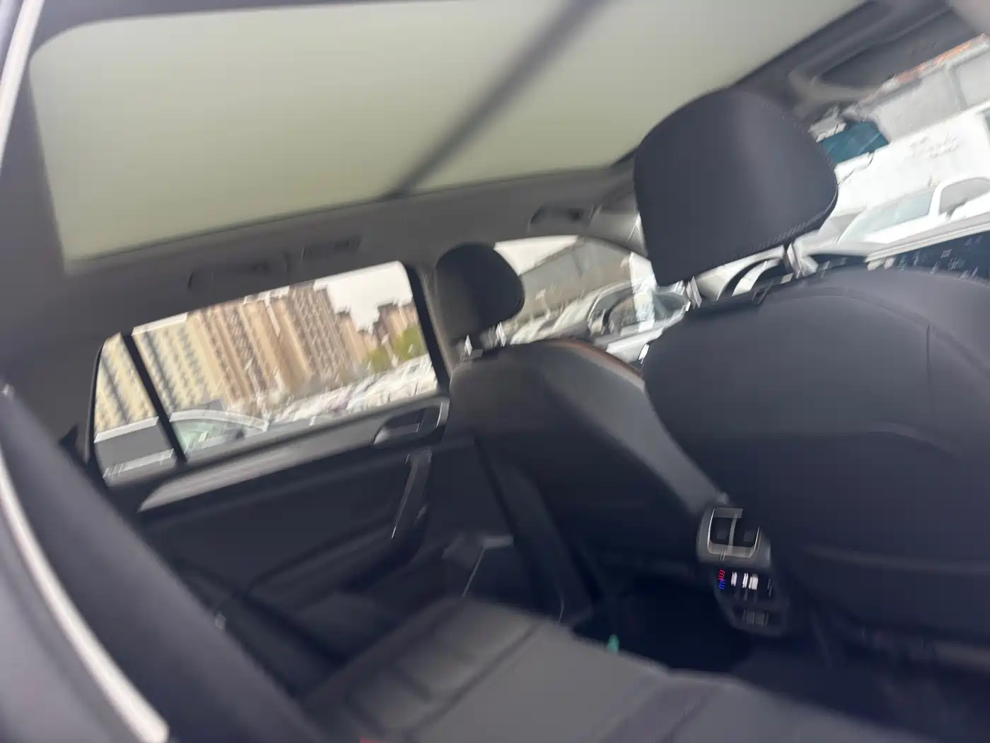 Volkswagen Tayron 2021 280TSI 2WD Luxury Smart Connect фото 7