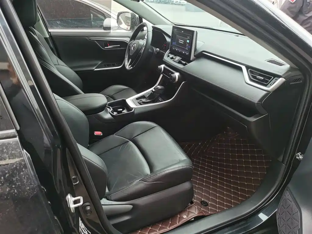 Toyota Wildlander 2022 2.0L CVT FWD Luxury Edition фото 18
