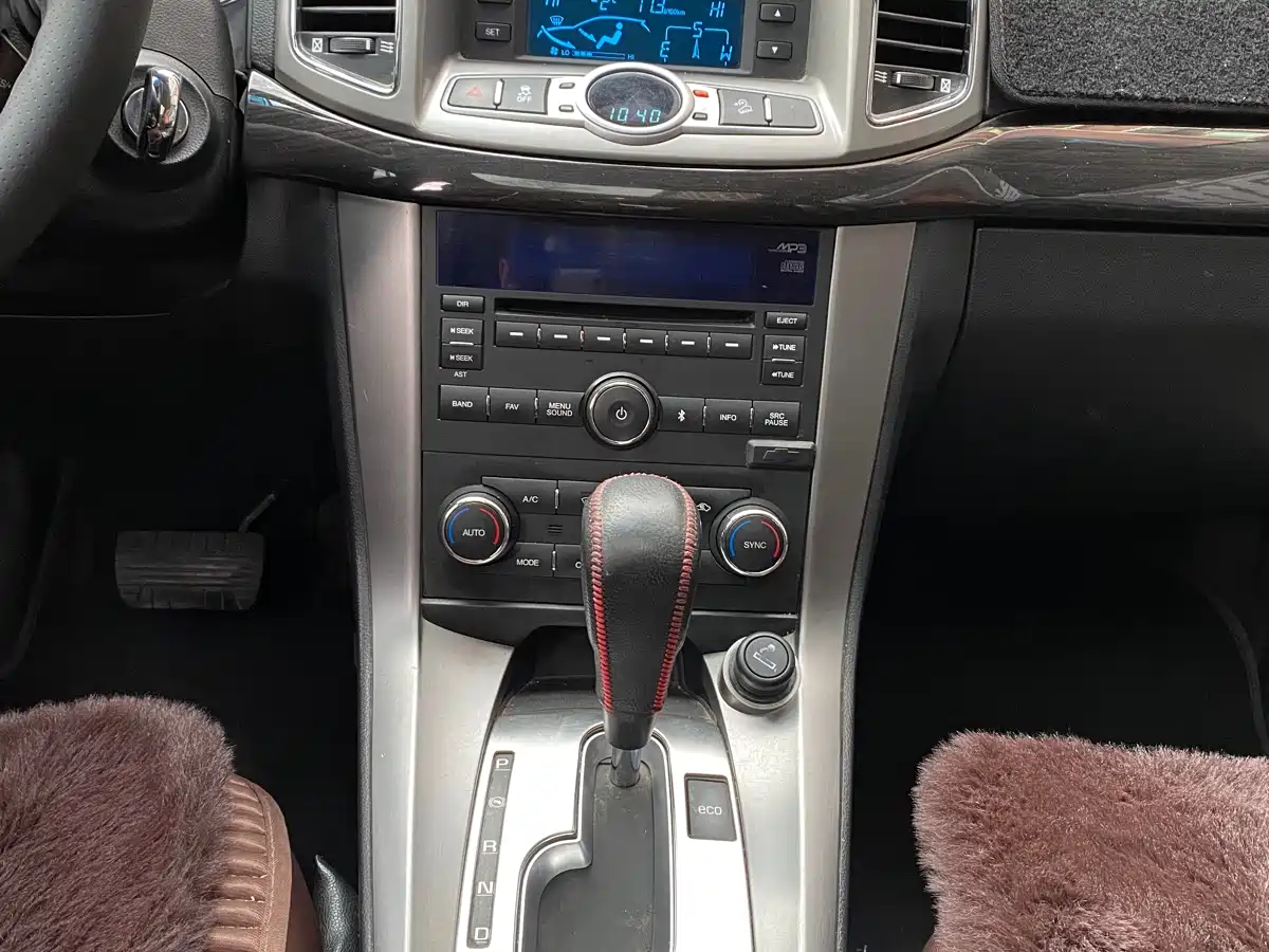 Chevrolet Captiva 2015 2.4L AWD Flagship 7-Seater фото 12