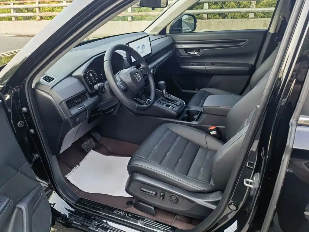 Фото 14 - Honda CR-V