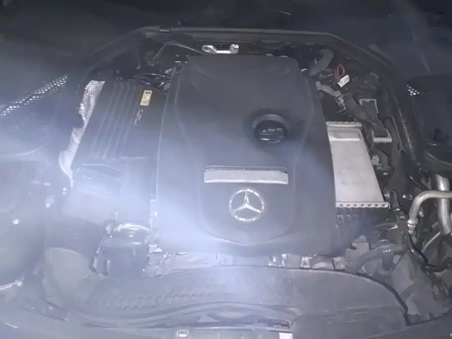 Photo 10 - Mercedes-Benz C-Class