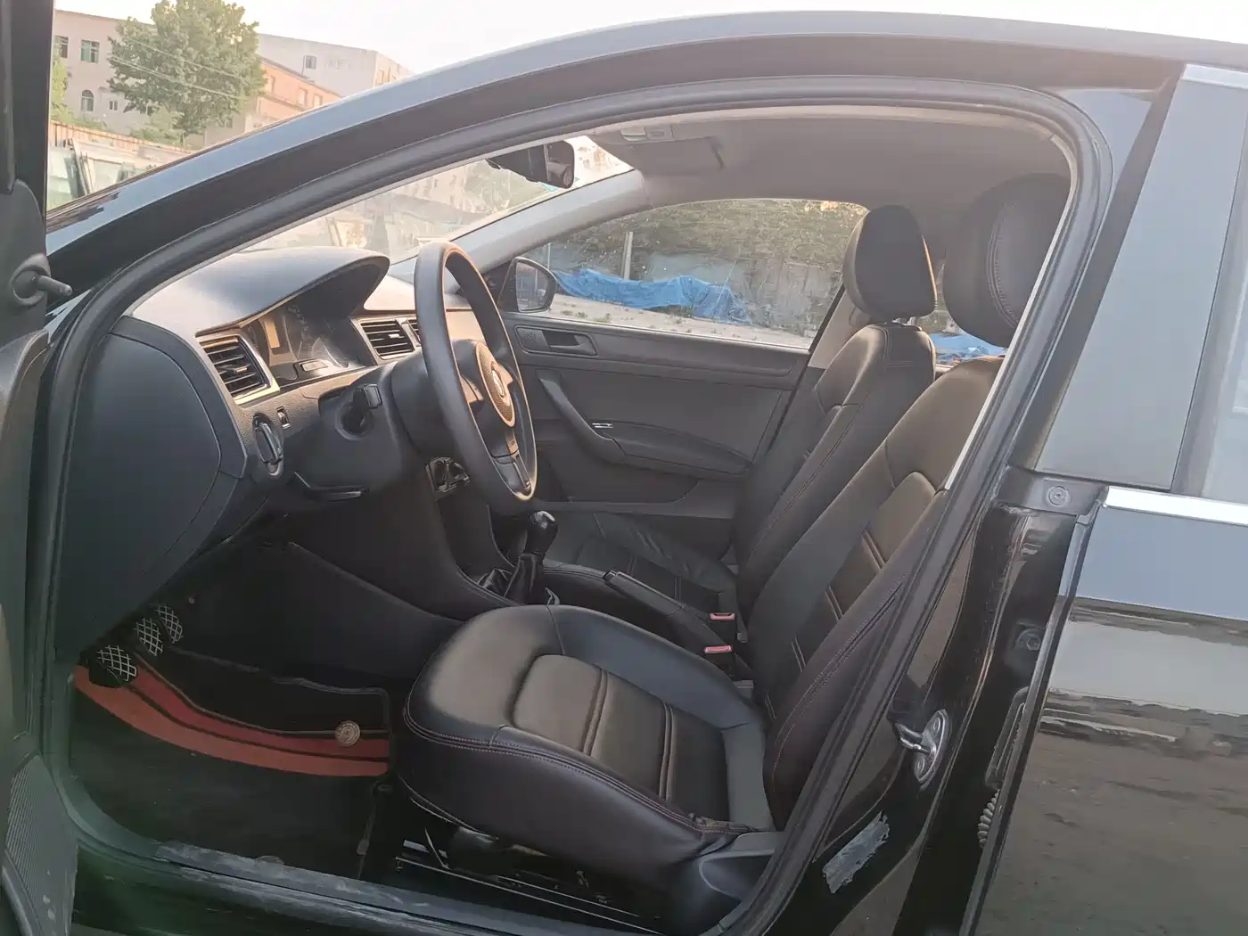 Volkswagen Santana 2013 1.4L Manual Trend Edition фото 7