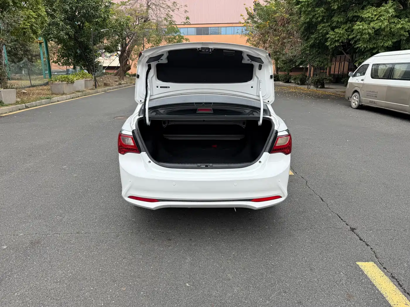 BYD F3 2020 1.5L Manual Premium Edition фото 14