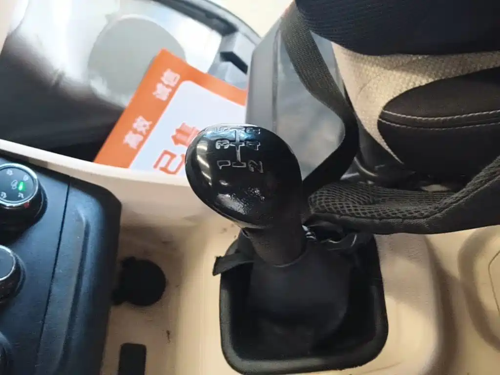 Changan Kuayue Kuayuexing V3 2023 2022 1.5L Gasoline Enjoyment 2-seat Van JL473QH