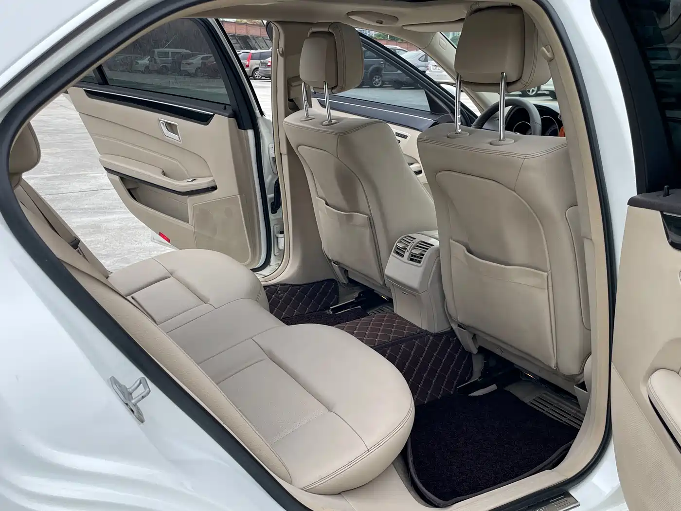 Mercedes-Benz E-Class 2014 Facelift E 260 L Sport фото 11