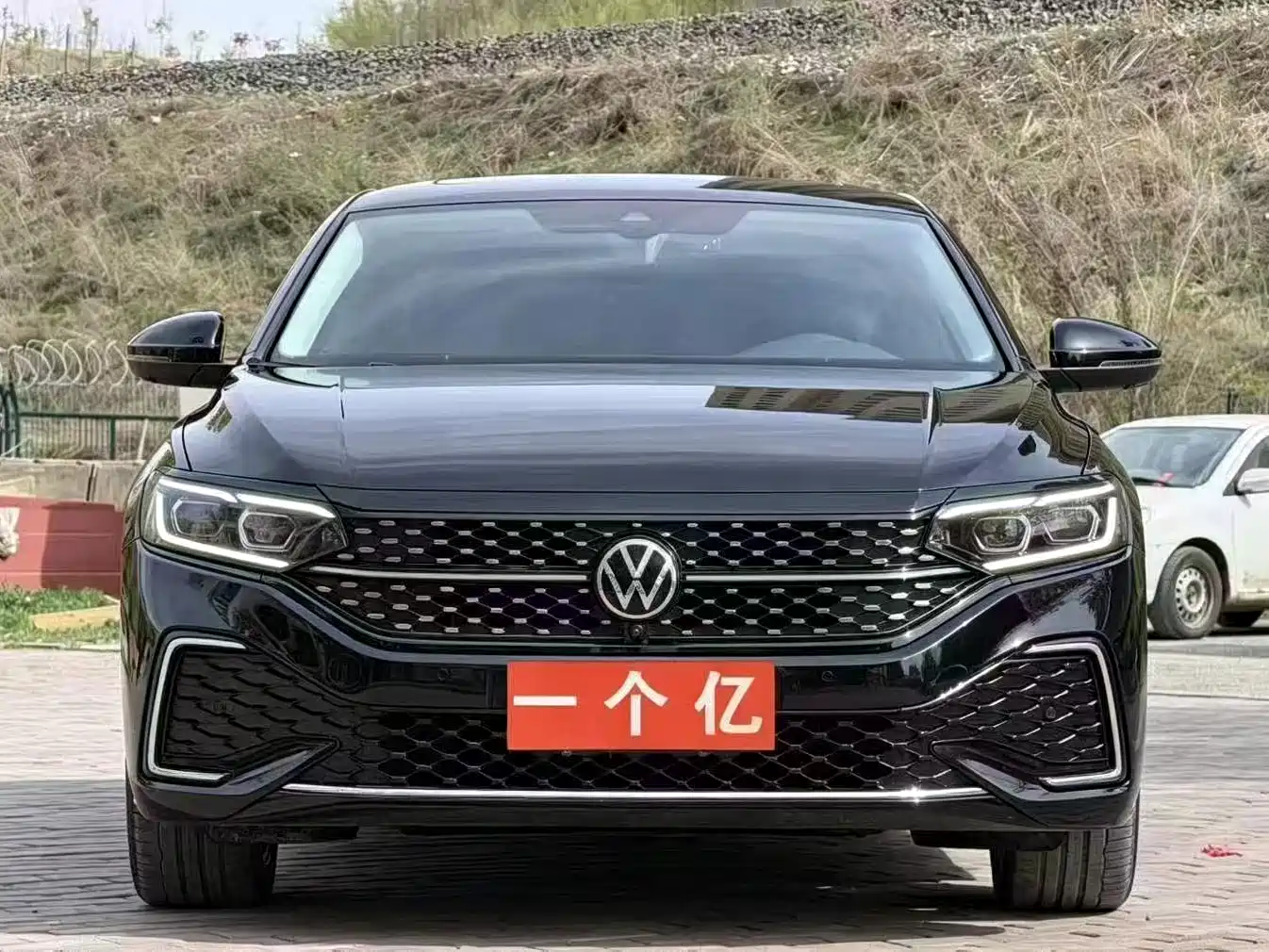 Volkswagen Passat 2024 380TSI Starlight Luxury Edition фото 2