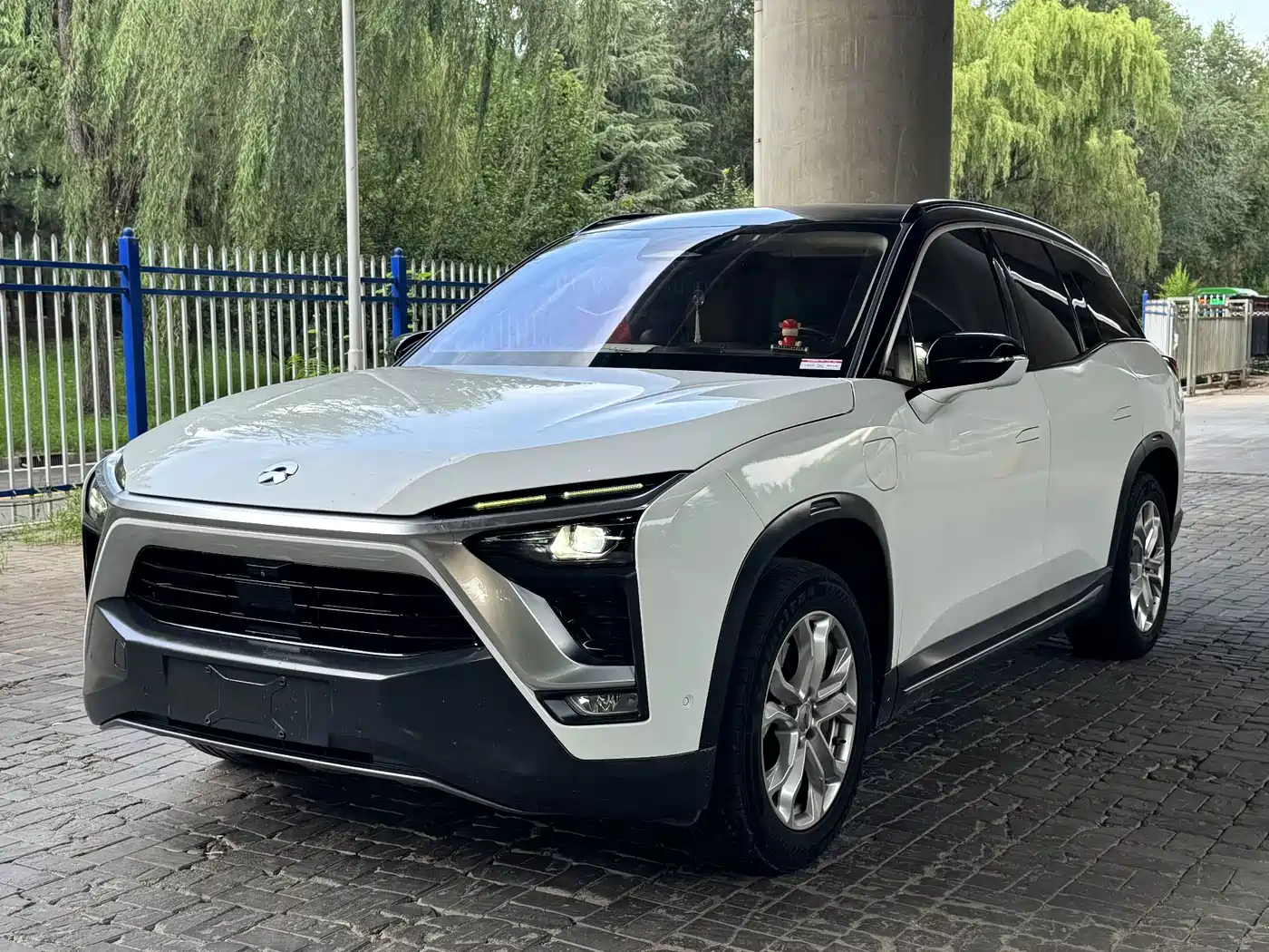 NIO ES8 2019 2018 425KM Base Edition 7-Seater