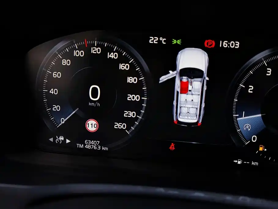 Фото 24 - Volvo XC90