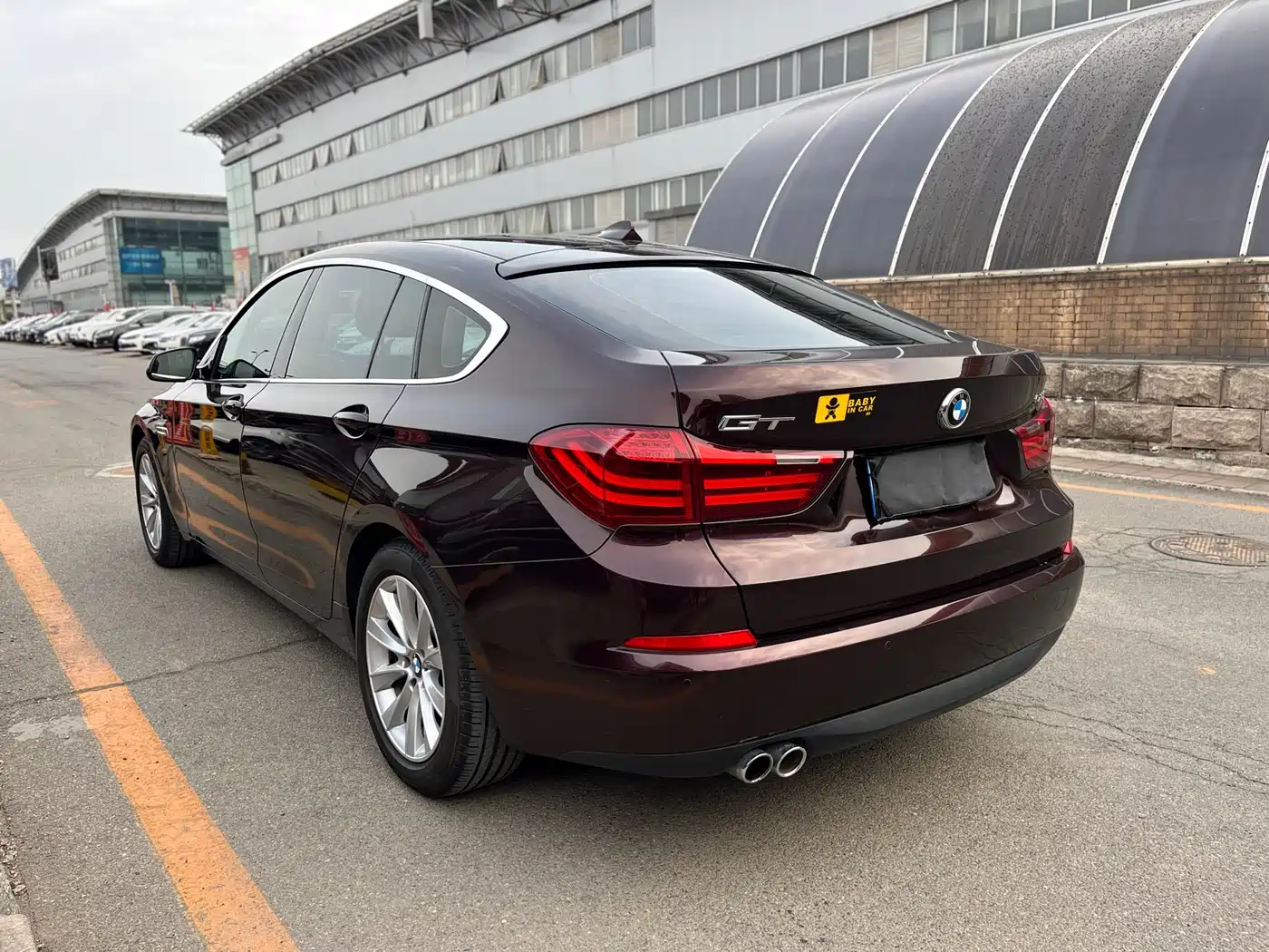 BMW 5 Series GT 2015 528i Leading фото 6