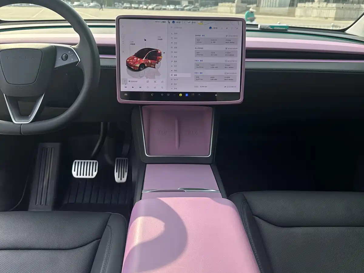 TESLA MODEL Y