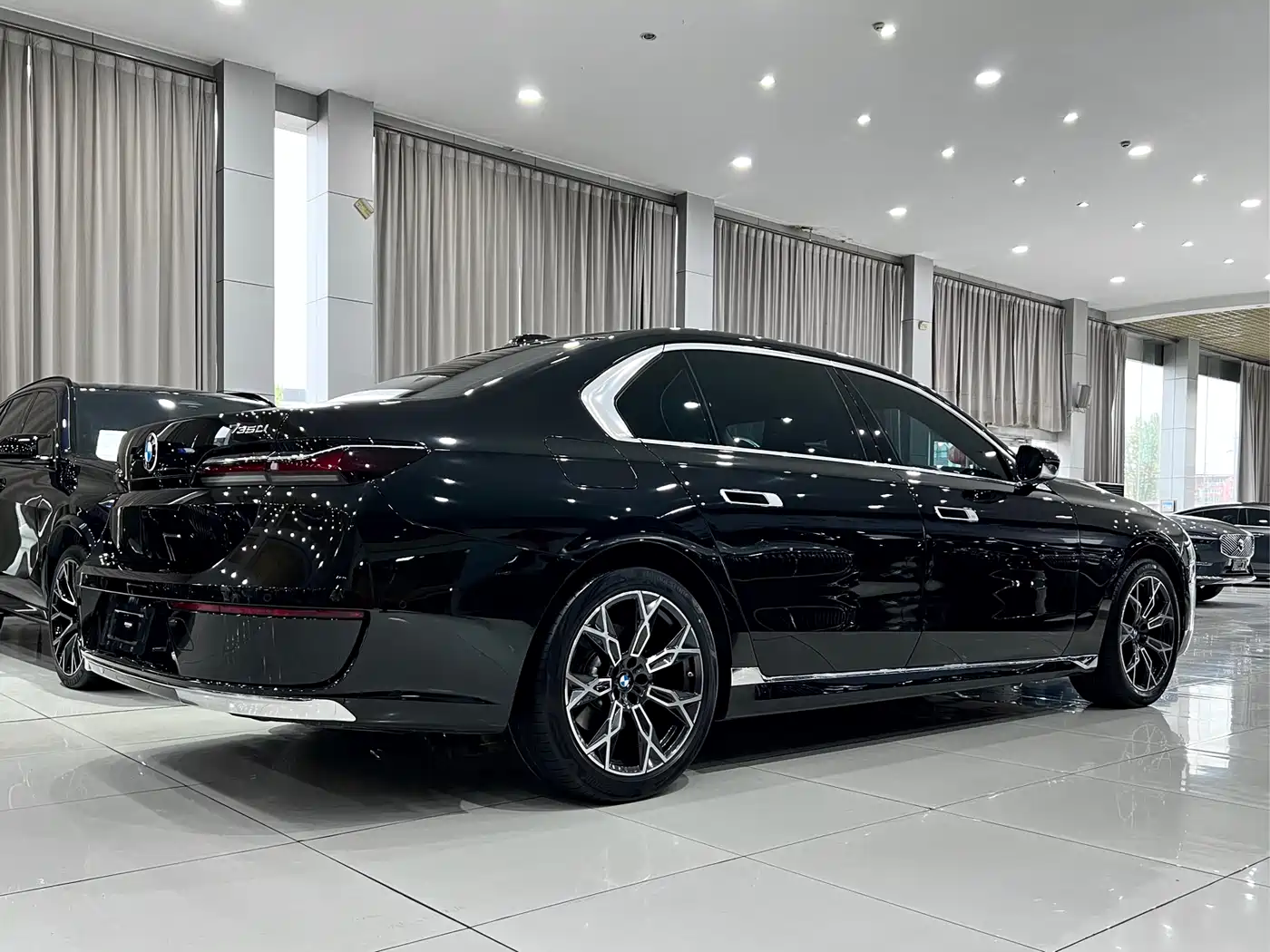 BMW 7-SERIES