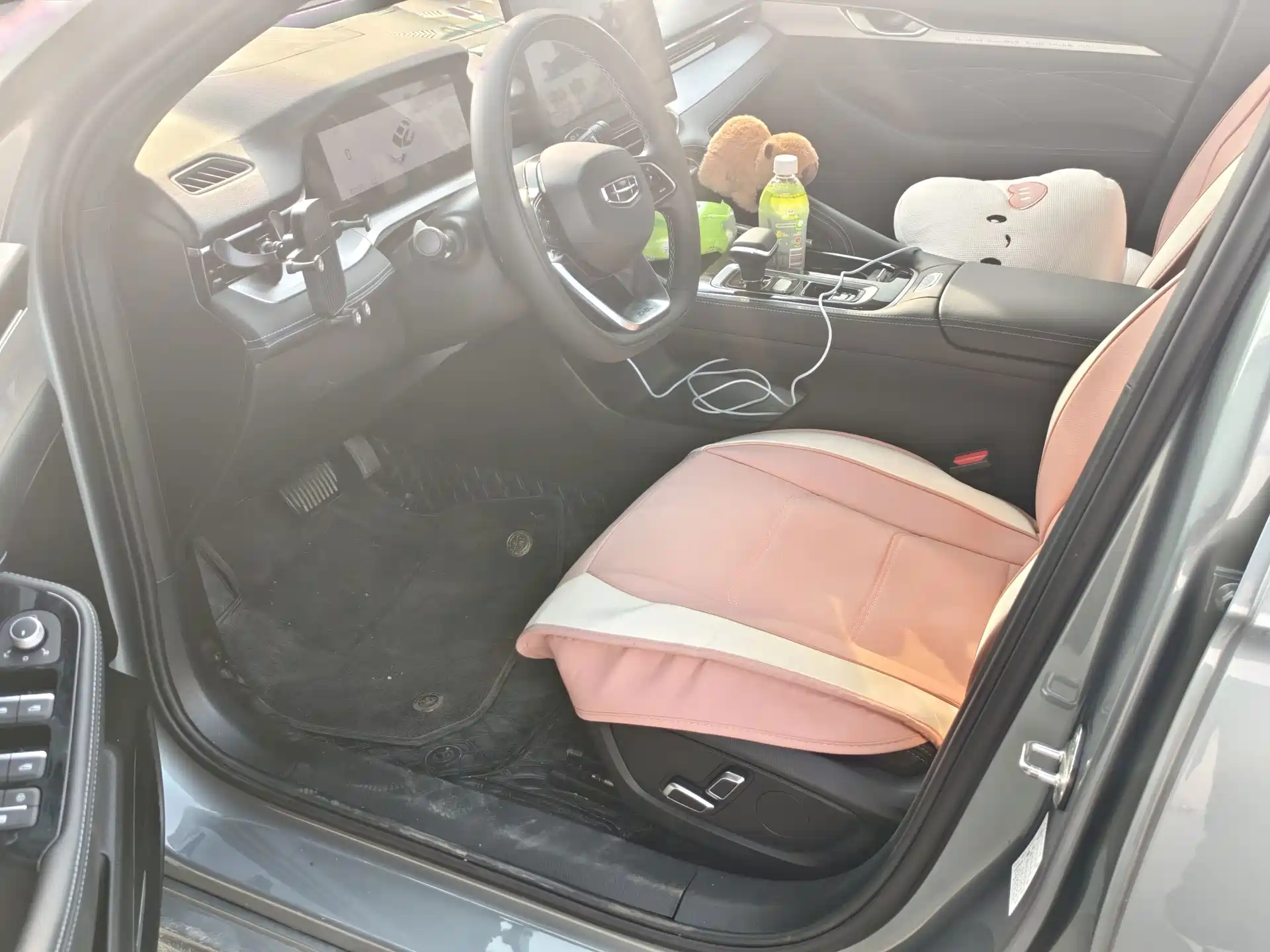 Фото 3 - Geely Preface