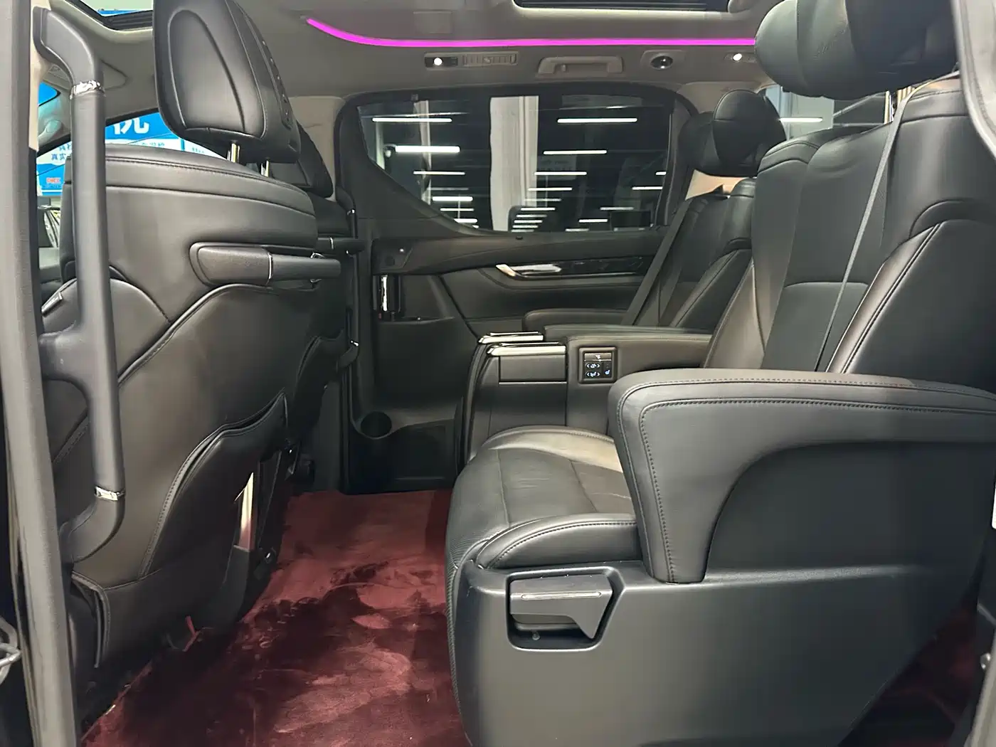 Toyota Vellfire 2021 Crown Hybrid 2.5L HV Luxury Edition фото 12