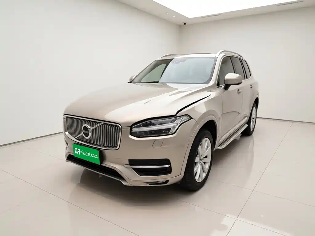 Фото 1 - Volvo XC90
