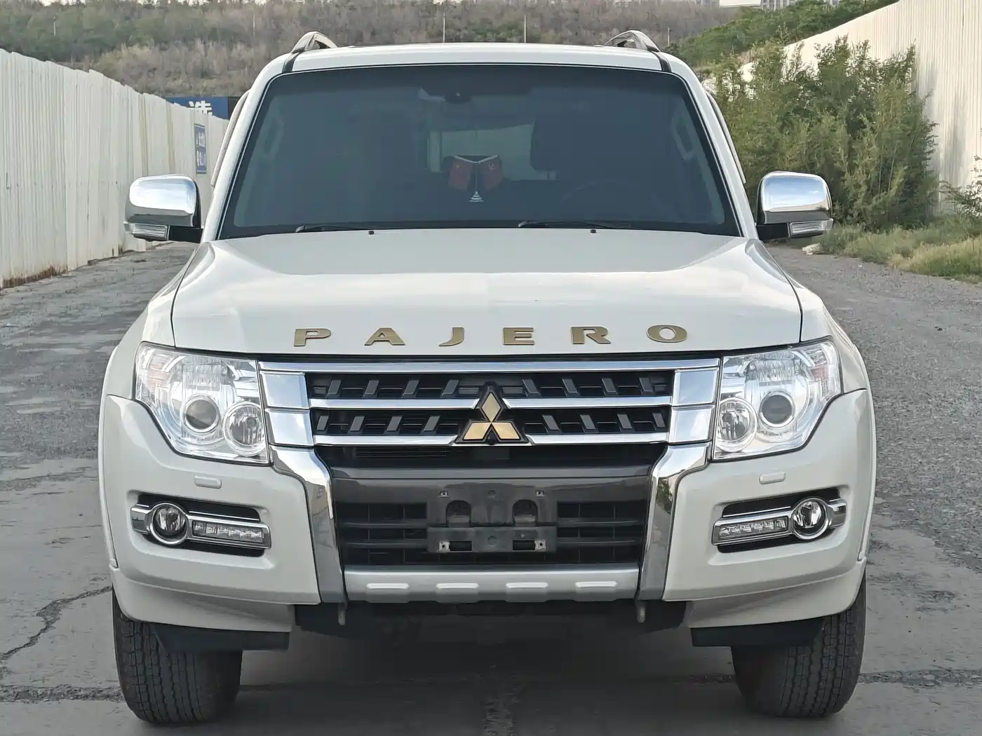 Mitsubishi Pajero (Import) 2018 3.0L Automatic Premium Edition фото 2