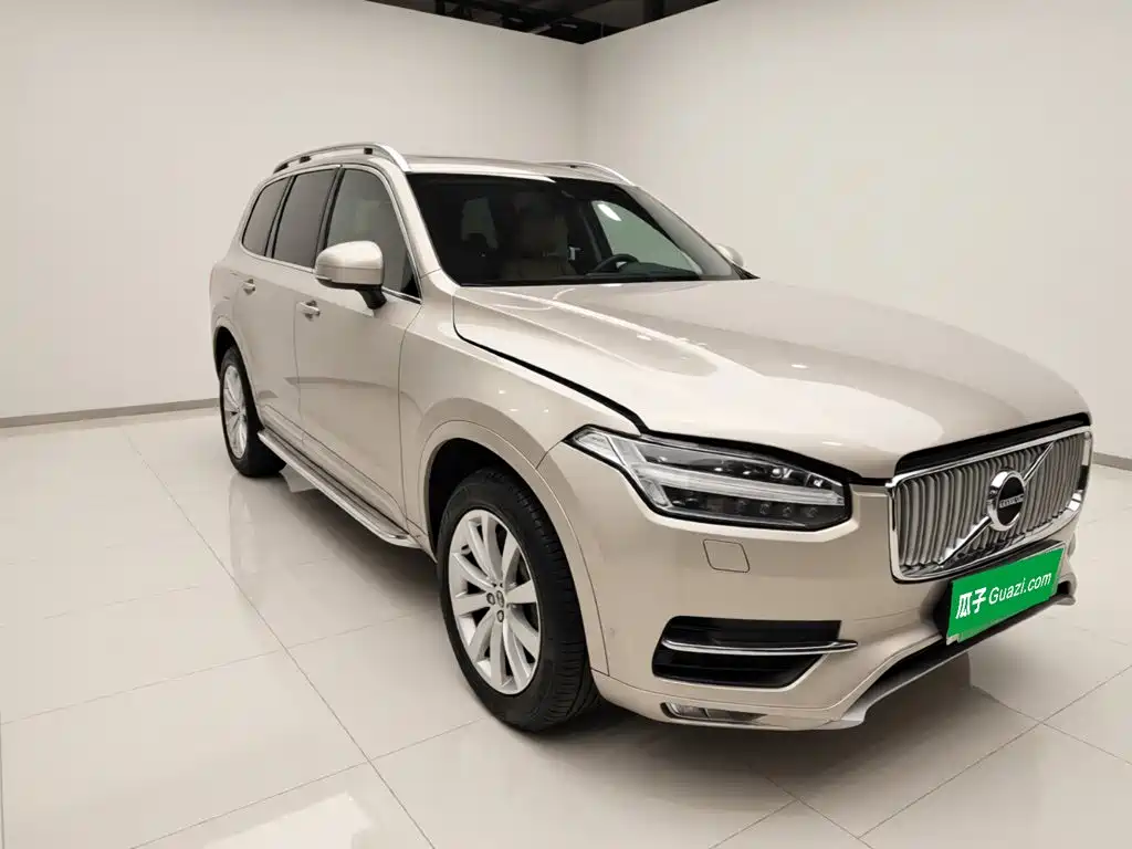 Фото 3 - Volvo XC90