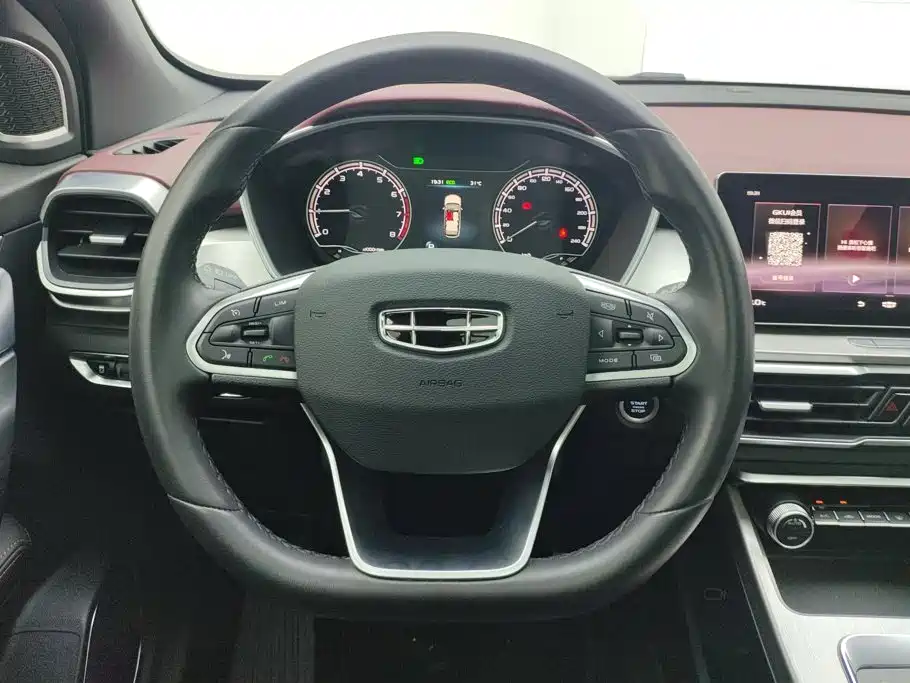 Фото 15 - Geely Coolray