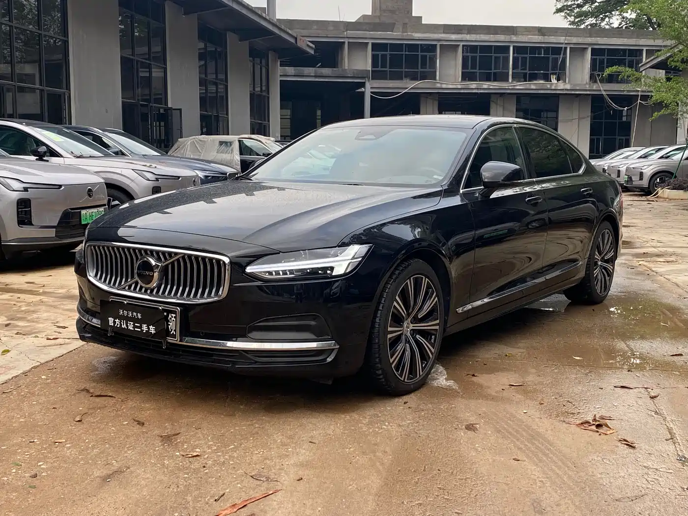 VOLVO S90