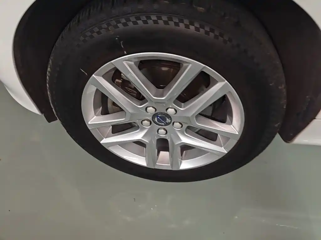 Фото 23 - Volvo XC60