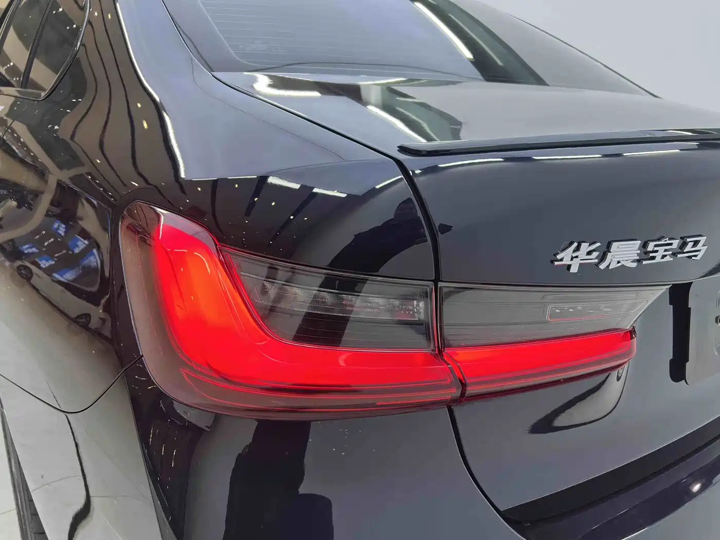 BMW 3 Series 2024 325Li M Sport Shadowline Package фото 5