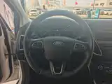 صورة 7 - Ford Focus