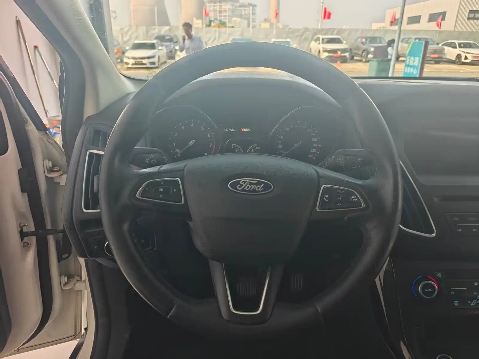 صورة 7 - Ford Focus