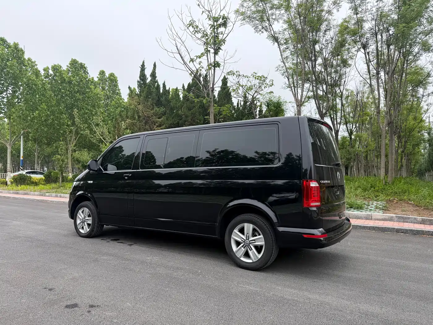 Volkswagen Caravelle 2019 2.0TSI 4WD Comfort 7-seater фото 5
